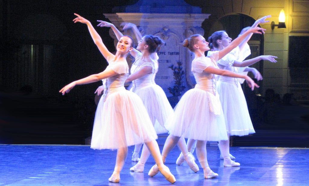 DANCS-PIRAN - LA VIVANDIERE